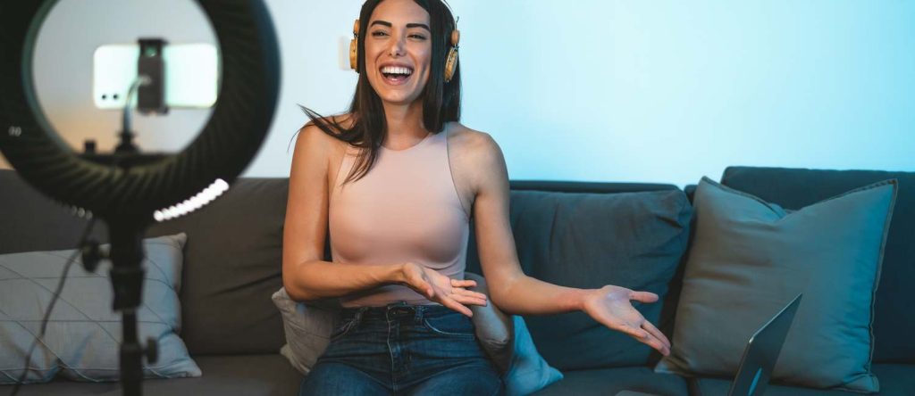 Collaborate with Influencers Digital Plus | Digital Plus Collaborate with Influencers - Digital Plus